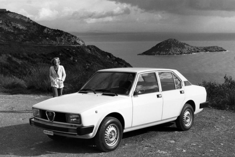  Alfa Romeo Alfetta 2000 (116) 1977 года  (фото 4 из 8)